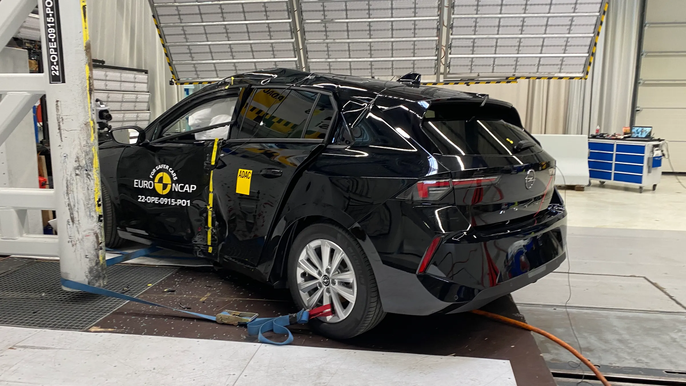 db0f10b3-51ab-46e2-8177-1187e8b84b2c