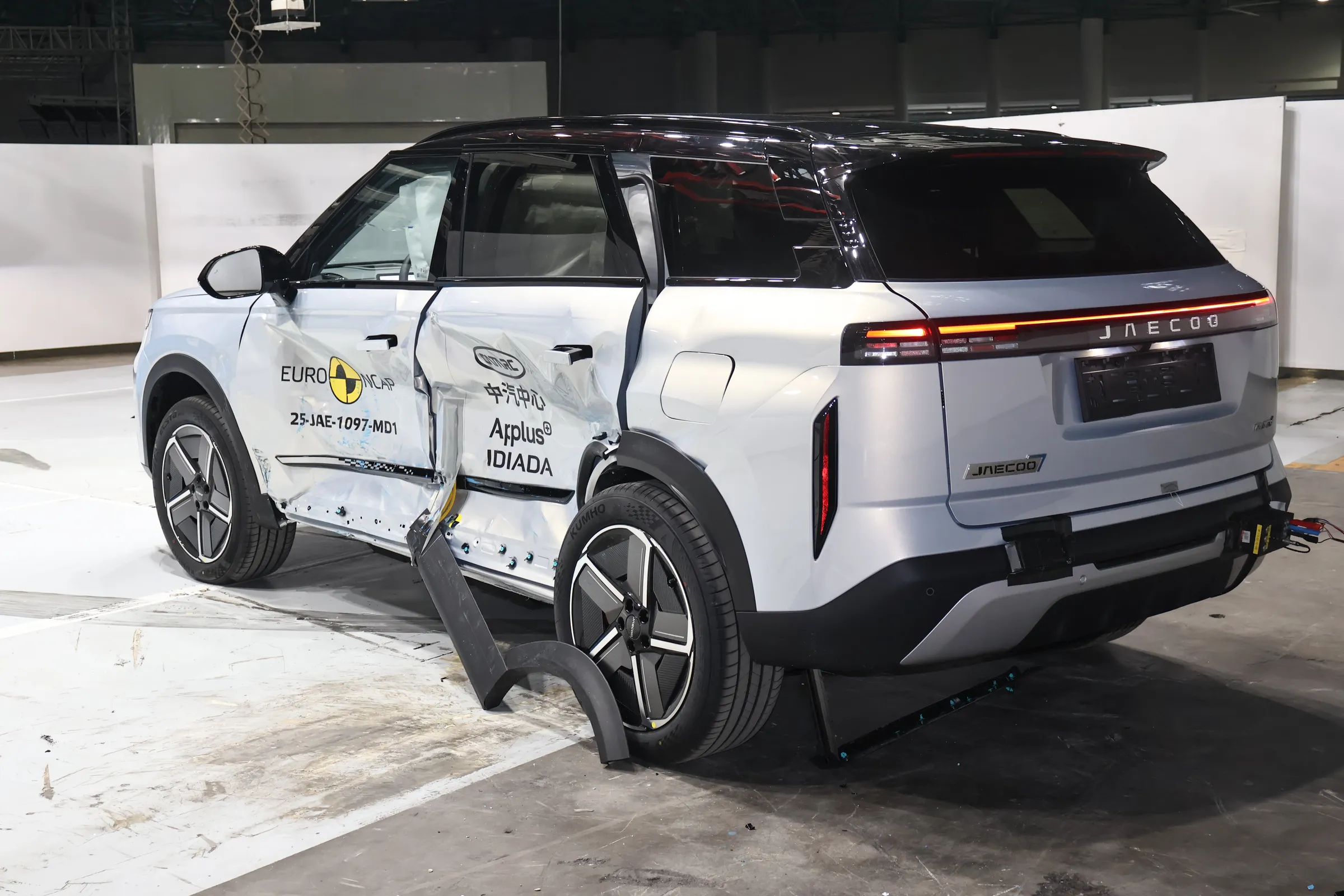 09a7a6d6-5022-4789-b753-da808838b739