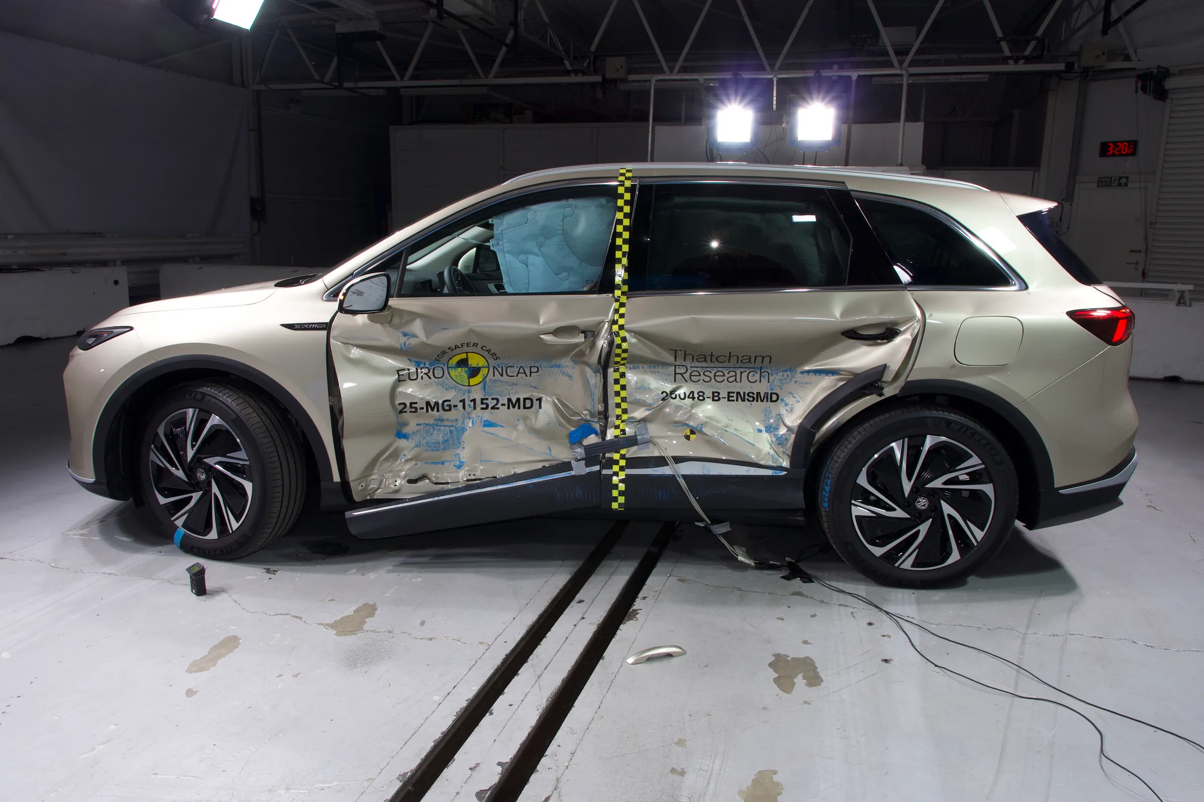 e2673d32-6081-40c4-abe5-477d05a3279c