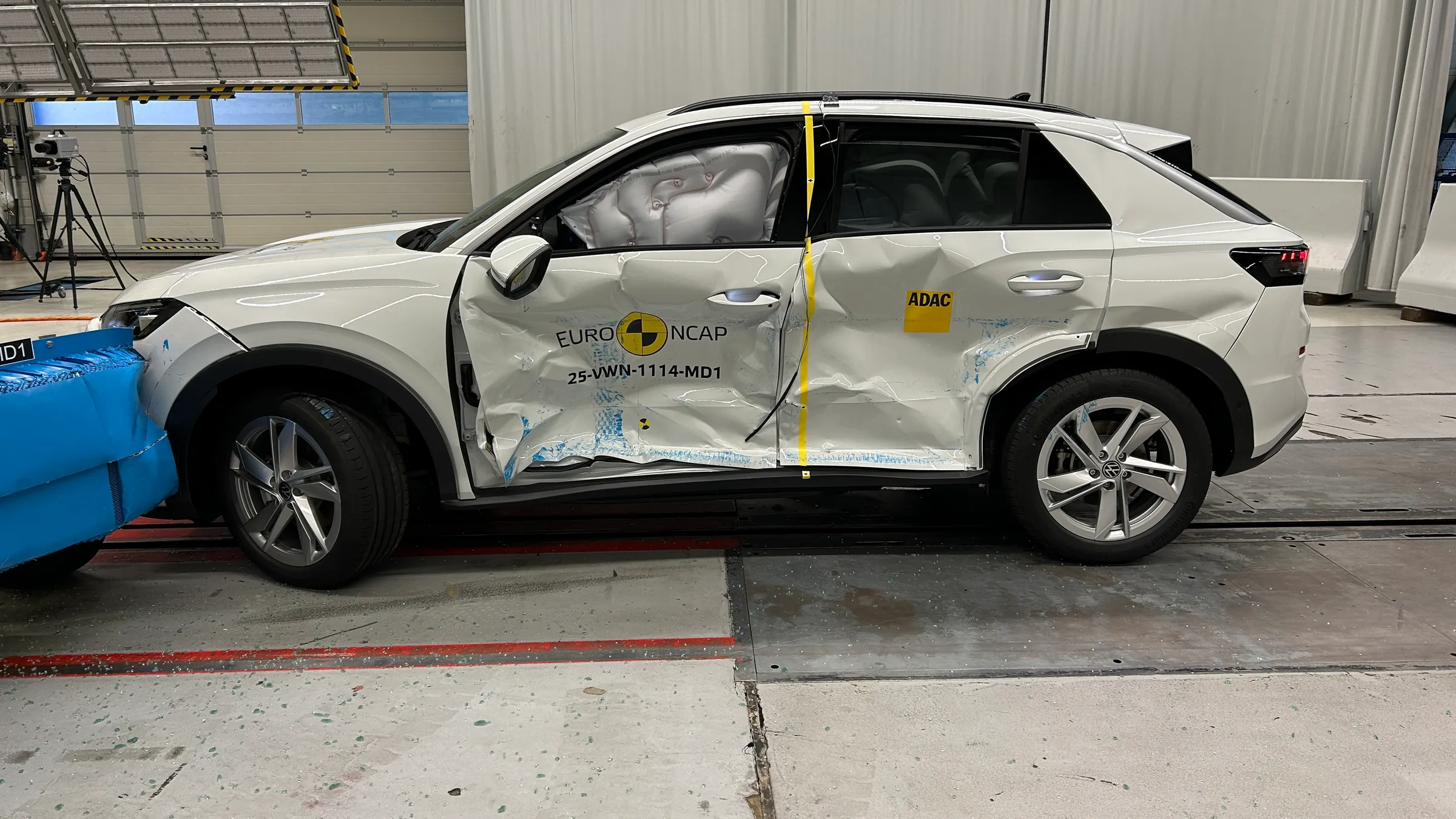 efdaa348-f64f-48c2-8e89-9440b3a1a064