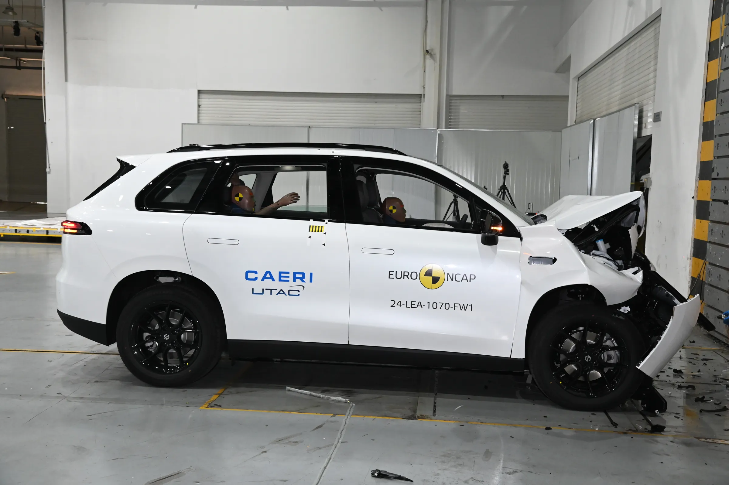 8a5bddac-783c-4230-83e2-1afa624702e1