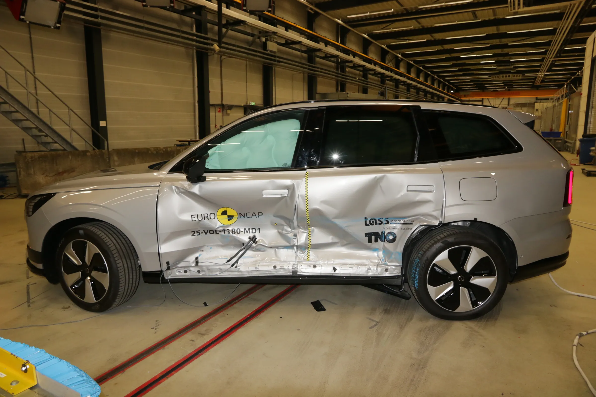 ce5d778e-5bff-4801-a98c-24d2e4c40463