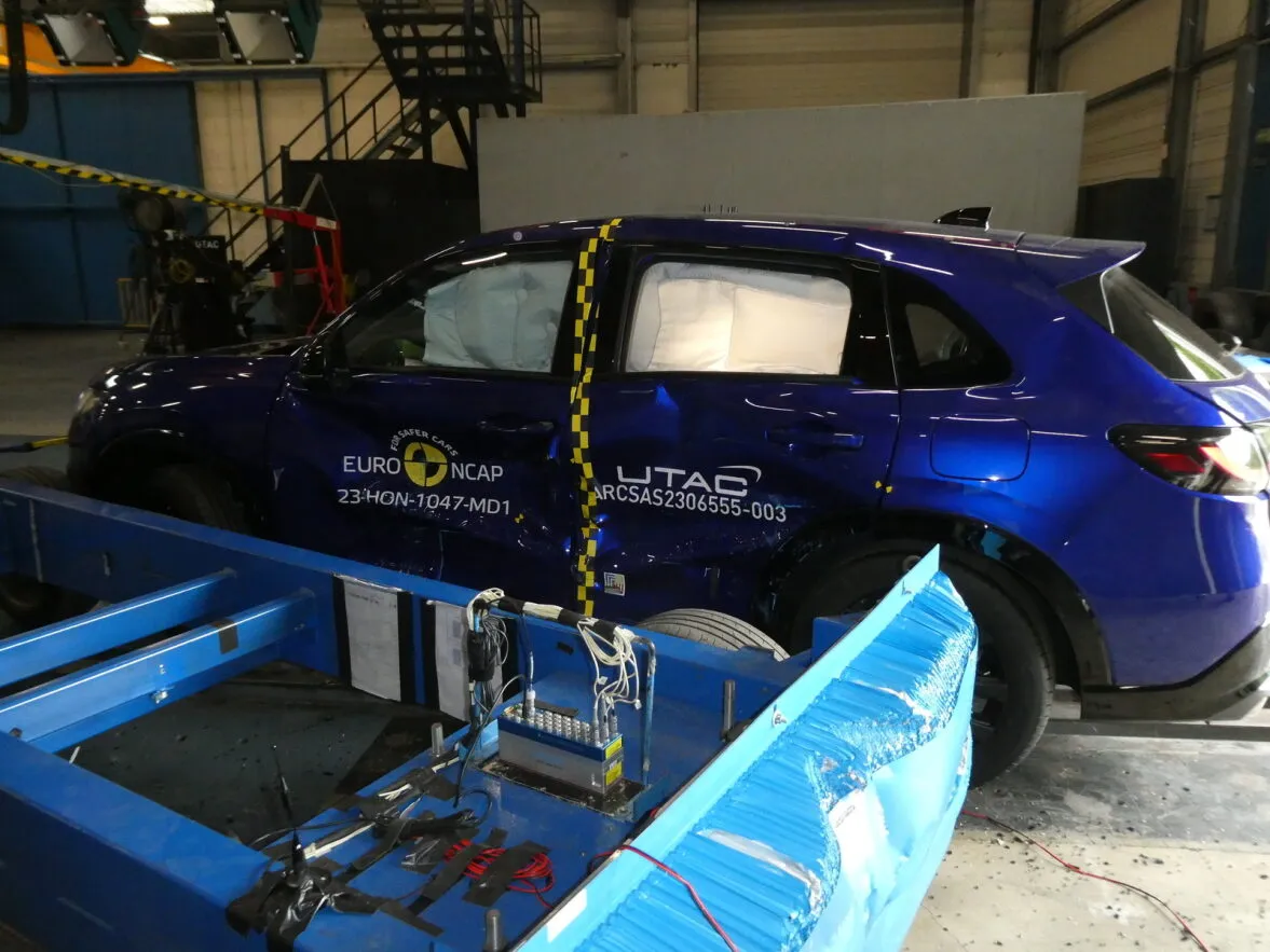 dbc821d4-c991-427e-bc01-a35139a0d742