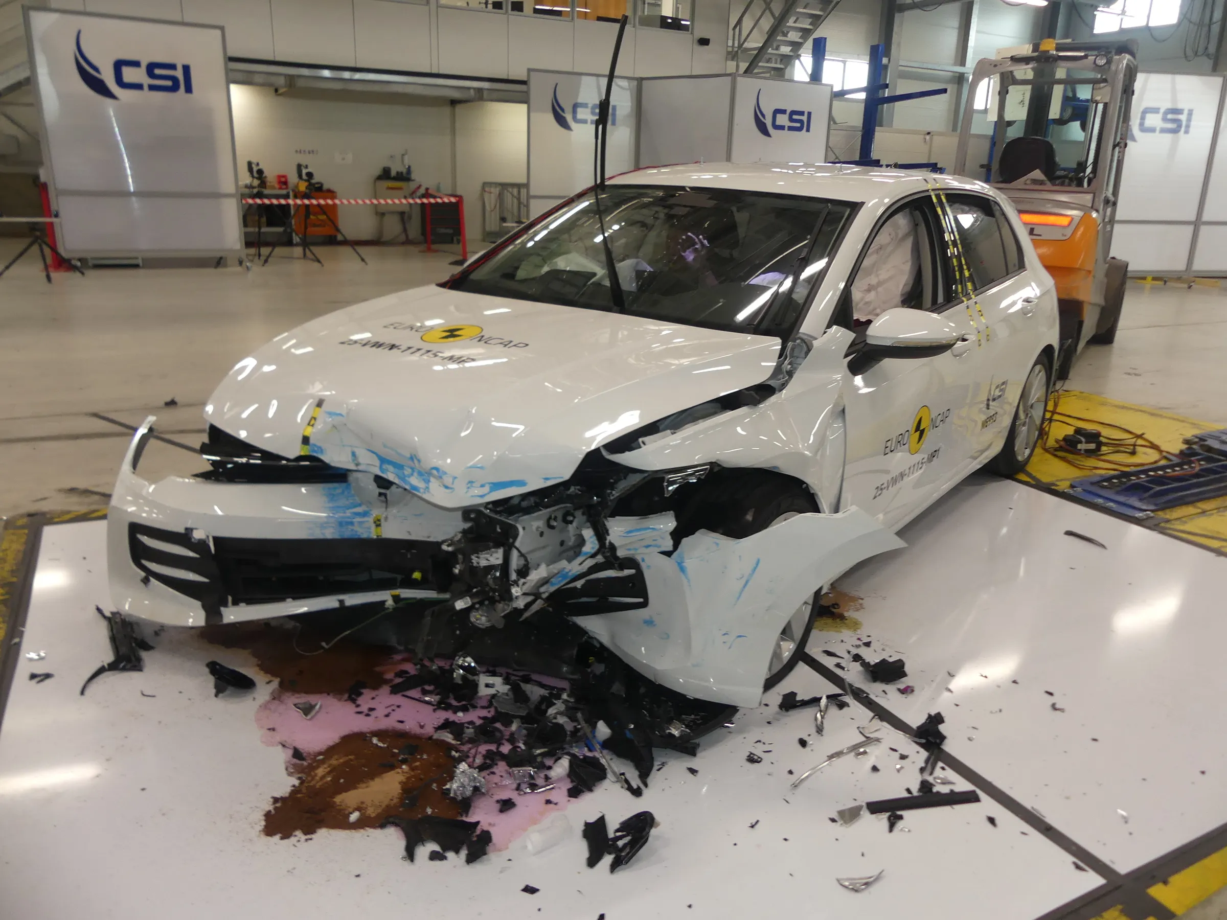 5eeb4700-581e-4929-8daa-a25096bec140