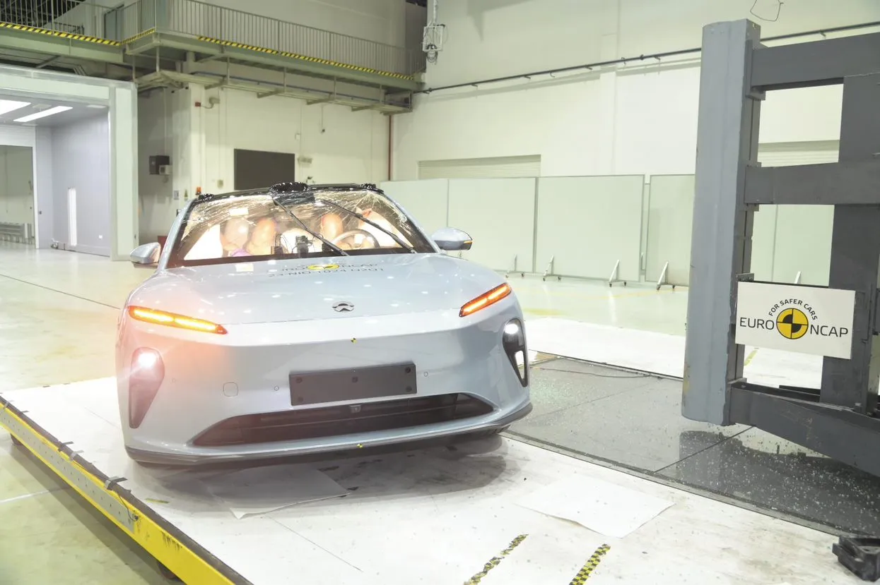 06fc809b-6a28-4ee3-9ead-0bbdb5d6cff5