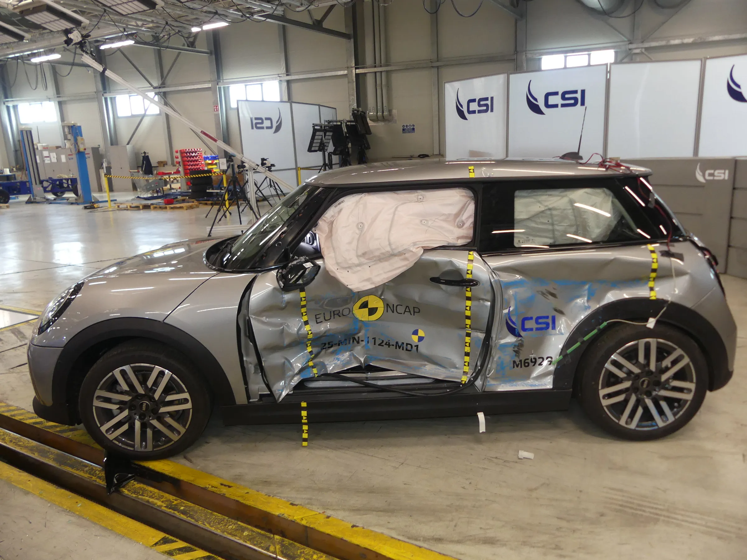 0a3b437f-c952-4622-b9e5-225083b77deb