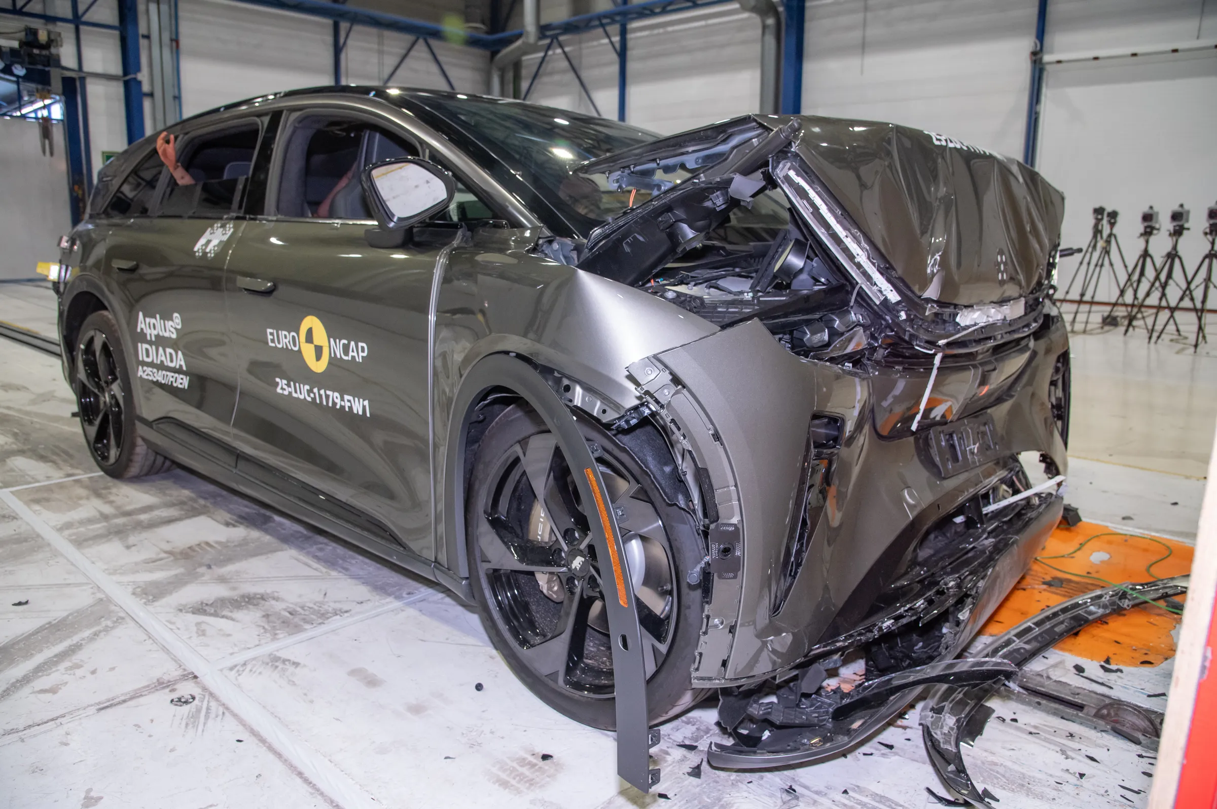 083ddd27-0482-429d-aaf1-fb40e9154967