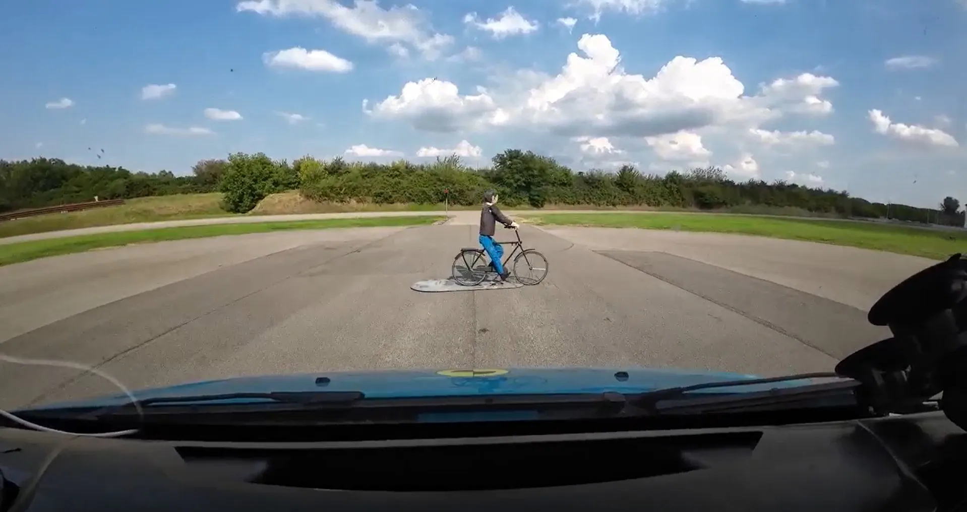 b1737e7c-ec74-4b75-b398-6187ea7b8d3f