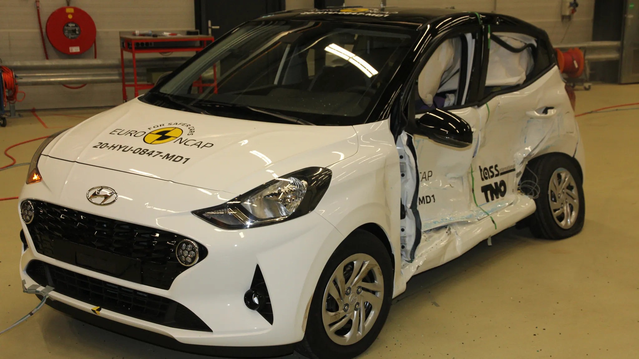 e6766d51-18a8-49c9-8229-188ec8604401